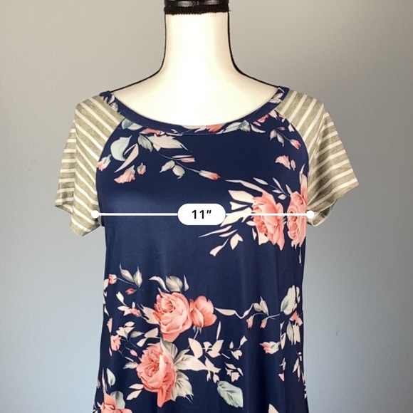 NWOT Navy Blue Floral Tunic Women’s Summer Dress - Picture 10 of 11
